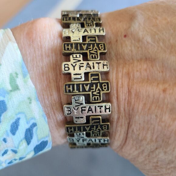 Vintage "Live By Faith" Cross Stretch Bracelet – Inspirational Christian Jewelry - Picture 1 of 7
